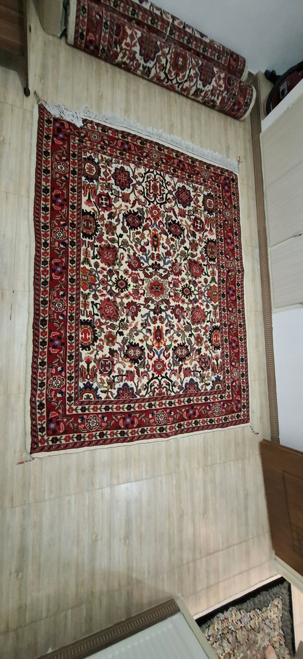 فرش محلی طرح چهار چنگ